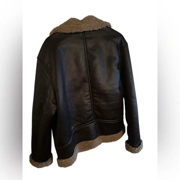 NWT H&M Regular Fit Teddy Trimmed Cozy Jacket Size L - Picture 3 of 6